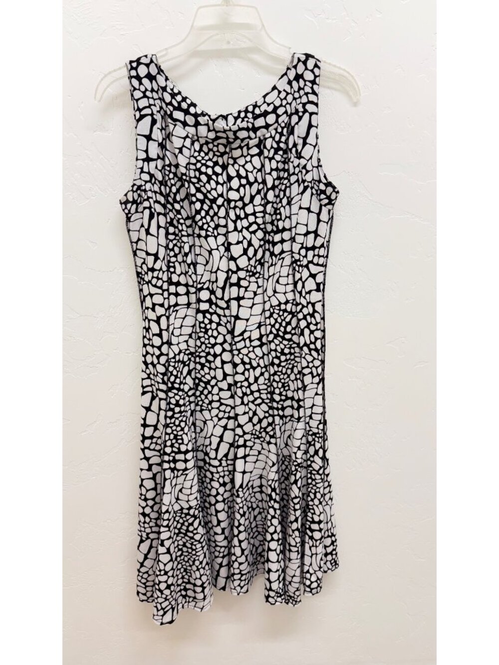 Forever Black & White Abstract Print Stretch Dress –Sleeveless Fit & Flare L